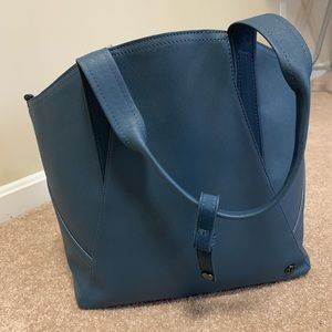Lulu lemon carry all 13” tote